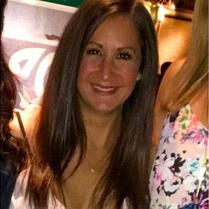 Meet your Posher, Elizabeth